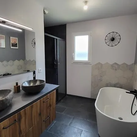 Charmante Maison Jardin&jacuzzi * Martillac